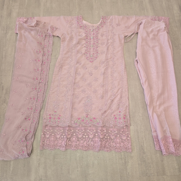 Dusty Pink Embroidered Suit 3 Piece Set Pakistani/Indian/Bangladeshi Fashion XL - Picture 1 of 10